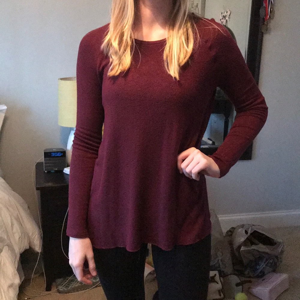 AE burgundy sweater